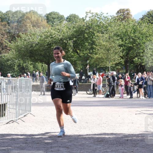 14.09.2025 - Stadtparktriathlon Strokosch-Dieckow http://msf.ph/oto/8898004 14.09.2025 13:43:00 Ziel 1321, 1377 meine-sportfotos.de