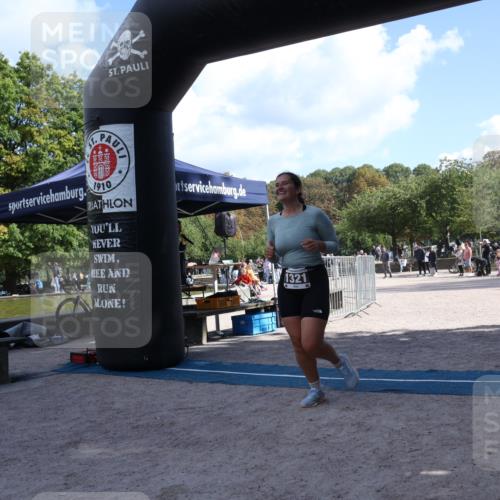14.09.2025 - Stadtparktriathlon Strokosch-Dieckow http://msf.ph/oto/8898014 14.09.2025 13:43:01 Ziel 1321, 1377 meine-sportfotos.de