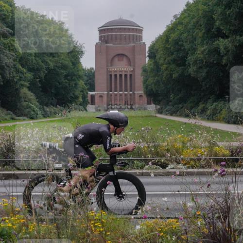 14.09.2025 - Stadtparktriathlon Michael Burmester http://msf.ph/oto/8898029 14.09.2025 09:03:53 Radfahren 311, 325, 348, 414 meine-sportfotos.de