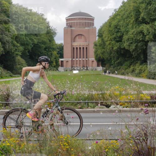 14.09.2025 - Stadtparktriathlon Michael Burmester http://msf.ph/oto/8898037 14.09.2025 12:44:33 Radfahren 1264, 1286, 1324, 1350, 1356, 1377 meine-sportfotos.de