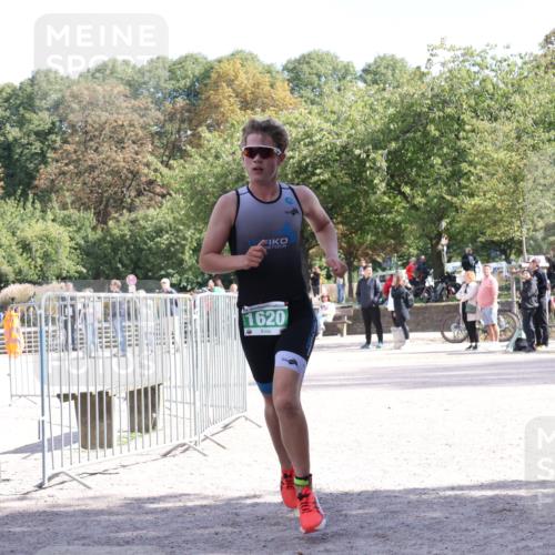 14.09.2025 - Stadtparktriathlon Strokosch-Dieckow http://msf.ph/oto/8898041 14.09.2025 13:43:24 Ziel 1228, 1289, 1620 meine-sportfotos.de