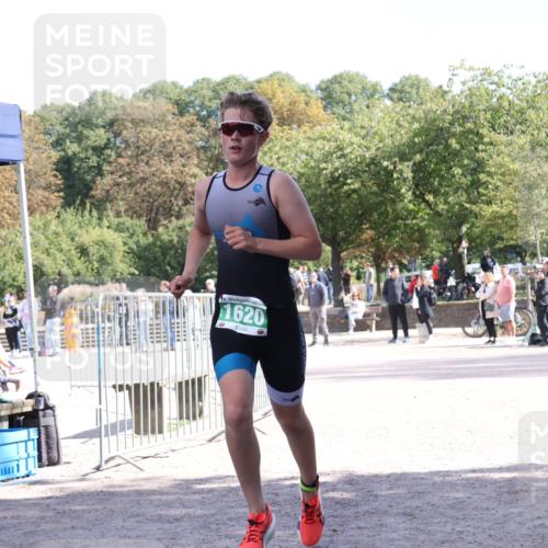 14.09.2025 - Stadtparktriathlon Strokosch-Dieckow http://msf.ph/oto/8898043 14.09.2025 13:43:25 Ziel 1228, 1289, 1620 meine-sportfotos.de