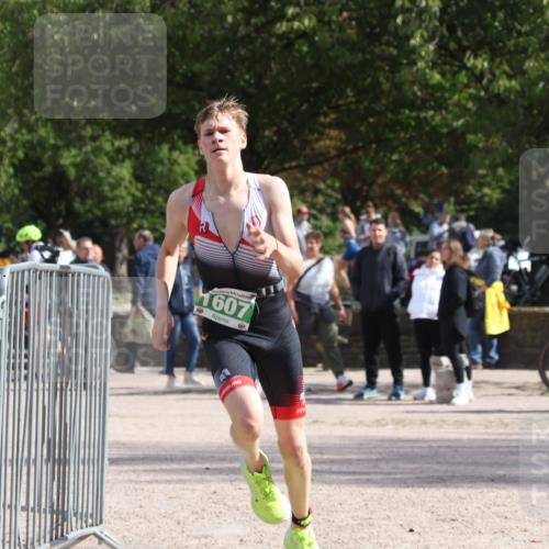 14.09.2025 - Stadtparktriathlon Strokosch-Dieckow http://msf.ph/oto/8898092 14.09.2025 13:45:12 Ziel 1596, 1607 meine-sportfotos.de