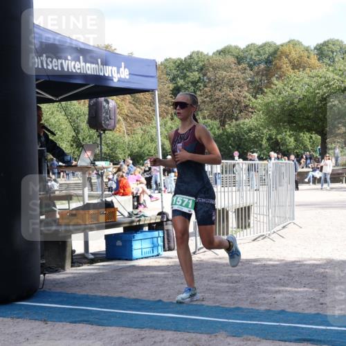 14.09.2025 - Stadtparktriathlon Strokosch-Dieckow http://msf.ph/oto/8898115 14.09.2025 13:45:41 Ziel 1571, 1578 meine-sportfotos.de