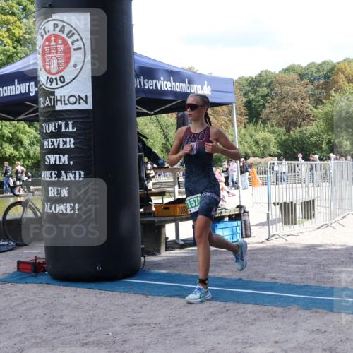 14.09.2025 - Stadtparktriathlon Strokosch-Dieckow http://msf.ph/oto/8898117 14.09.2025 13:45:41 Ziel 1571, 1578 meine-sportfotos.de