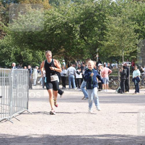 14.09.2025 - Stadtparktriathlon Strokosch-Dieckow http://msf.ph/oto/8898178 14.09.2025 13:47:33 Ziel 1326 meine-sportfotos.de