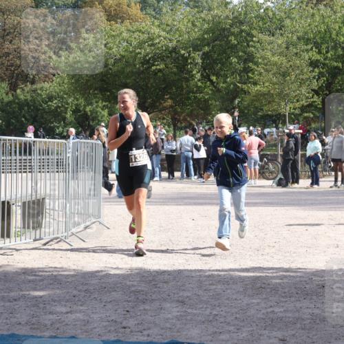 14.09.2025 - Stadtparktriathlon Strokosch-Dieckow http://msf.ph/oto/8898181 14.09.2025 13:47:34 Ziel 1326 meine-sportfotos.de