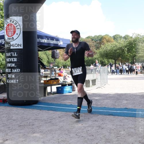 14.09.2025 - Stadtparktriathlon Strokosch-Dieckow http://msf.ph/oto/8898198 14.09.2025 13:47:53 Ziel 1387, 1394 meine-sportfotos.de