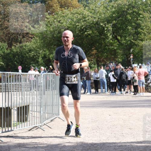 14.09.2025 - Stadtparktriathlon Strokosch-Dieckow http://msf.ph/oto/8898202 14.09.2025 13:47:56 Ziel 1387, 1394 meine-sportfotos.de