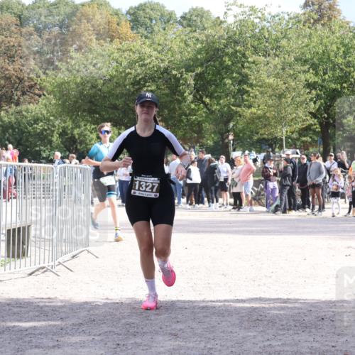 14.09.2025 - Stadtparktriathlon Strokosch-Dieckow http://msf.ph/oto/8898239 14.09.2025 13:48:28 Ziel 1327, 1580, 1604, 1617 meine-sportfotos.de