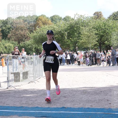 14.09.2025 - Stadtparktriathlon Strokosch-Dieckow http://msf.ph/oto/8898240 14.09.2025 13:48:28 Ziel 1327, 1580, 1604, 1617 meine-sportfotos.de