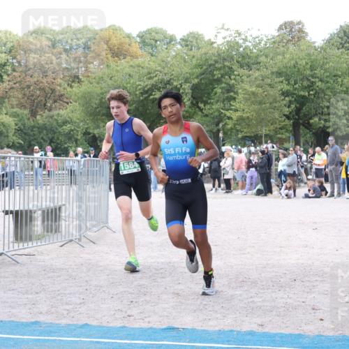14.09.2025 - Stadtparktriathlon Strokosch-Dieckow http://msf.ph/oto/8898263 14.09.2025 13:49:52 Ziel 1577, 1584, 1599 meine-sportfotos.de