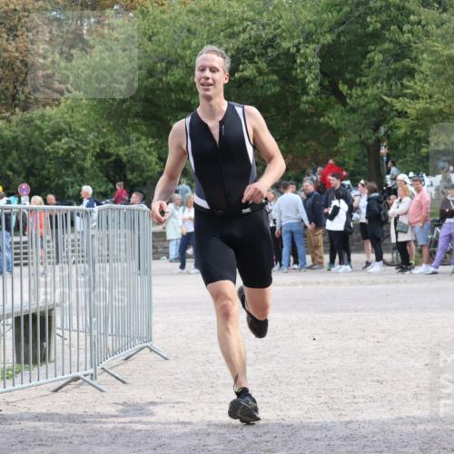 14.09.2025 - Stadtparktriathlon Strokosch-Dieckow http://msf.ph/oto/8898346 14.09.2025 13:52:03 Ziel 1469 meine-sportfotos.de