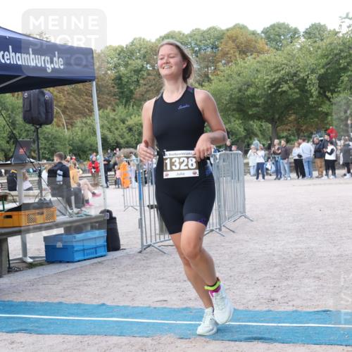 14.09.2025 - Stadtparktriathlon Strokosch-Dieckow http://msf.ph/oto/8898359 14.09.2025 13:52:27 Ziel 1328 meine-sportfotos.de