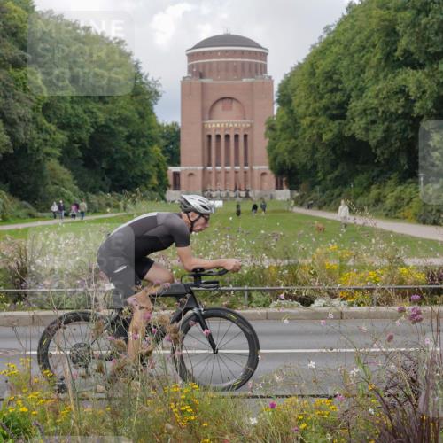 14.09.2025 - Stadtparktriathlon Michael Burmester http://msf.ph/oto/8898637 14.09.2025 12:46:13 Radfahren 1241, 1319, 1368, 1413, 1417 meine-sportfotos.de