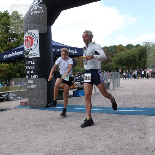 14.09.2025 - Stadtparktriathlon Strokosch-Dieckow http://msf.ph/oto/8898652 14.09.2025 14:00:42 Ziel 1583 meine-sportfotos.de