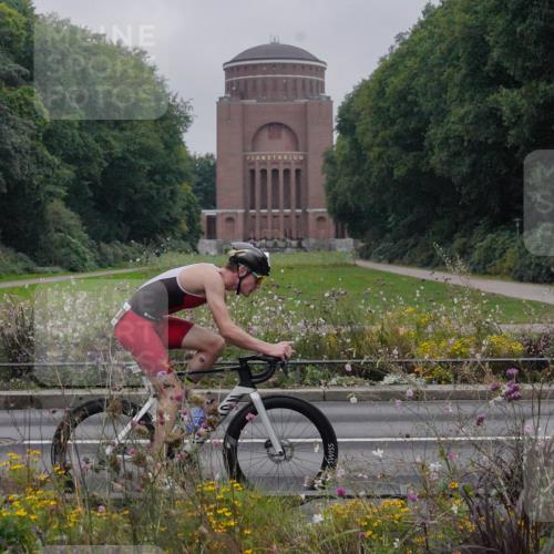 14.09.2025 - Stadtparktriathlon Michael Burmester http://msf.ph/oto/8898687 14.09.2025 09:05:39 Radfahren 310, 317, 327, 330, 394 meine-sportfotos.de