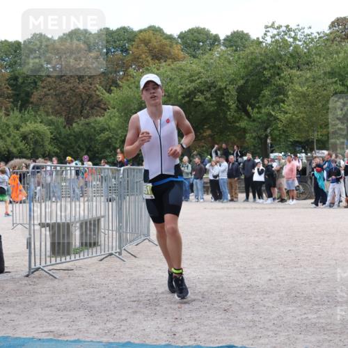 14.09.2025 - Stadtparktriathlon Strokosch-Dieckow http://msf.ph/oto/8898731 14.09.2025 14:02:52 Ziel 1551 meine-sportfotos.de