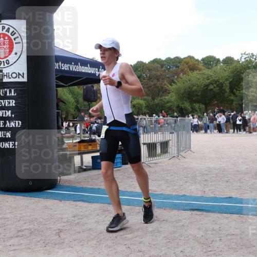 14.09.2025 - Stadtparktriathlon Strokosch-Dieckow http://msf.ph/oto/8898738 14.09.2025 14:02:53 Ziel 1551 meine-sportfotos.de