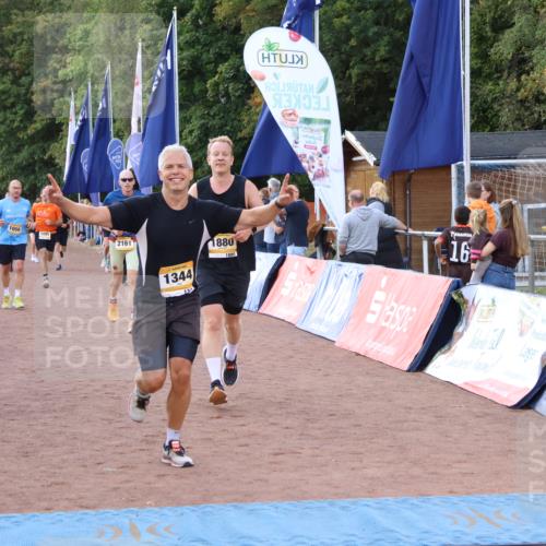 14.09.2025 - Airport Race Strokosch-Dieckow http://msf.ph/oto/8898759 14.09.2025 12:26:03 Ziel 96, 117, 253, 381, 633, 1056, 1344, 1717, 1792, 1880, 1895, 1912, 2161, 5029 meine-sportfotos.de