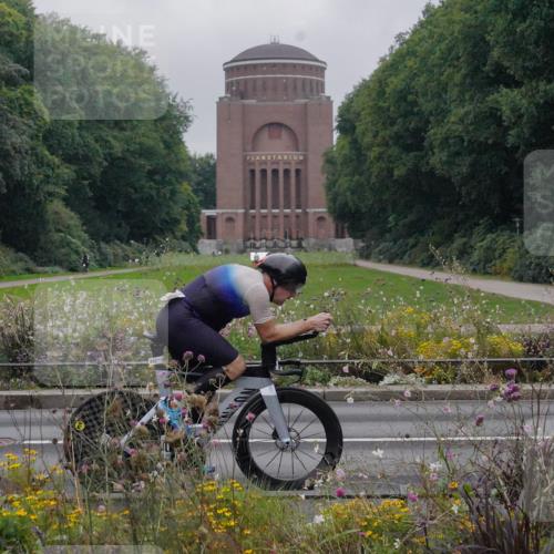 14.09.2025 - Stadtparktriathlon Michael Burmester http://msf.ph/oto/8898763 14.09.2025 09:06:22 Radfahren 331, 346, 359, 402, 422 meine-sportfotos.de