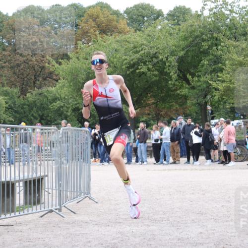 14.09.2025 - Stadtparktriathlon Strokosch-Dieckow http://msf.ph/oto/8898799 14.09.2025 14:03:51 Ziel 1246, 1543 meine-sportfotos.de