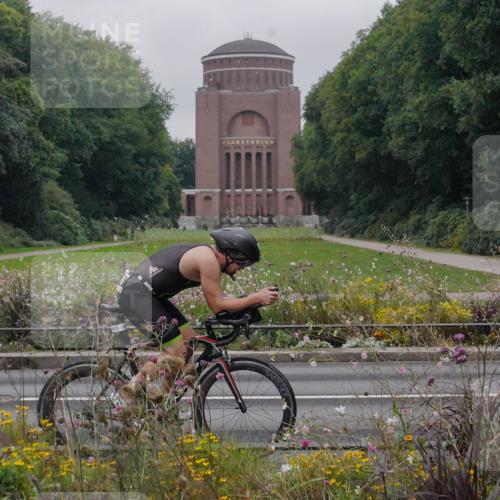 14.09.2025 - Stadtparktriathlon Michael Burmester http://msf.ph/oto/8898837 14.09.2025 09:07:35 Radfahren 304, 419, 425 meine-sportfotos.de