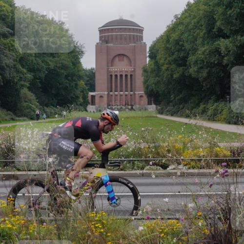 14.09.2025 - Stadtparktriathlon Michael Burmester http://msf.ph/oto/8898896 14.09.2025 09:08:28 Radfahren 301, 371, 373, 381, 393, 400, 430 meine-sportfotos.de