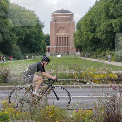 14.09.2025 - Stadtparktriathlon Michael Burmester http://msf.ph/oto/8898906 14.09.2025 12:49:18 Radfahren 1229, 1255, 1304, 1309 meine-sportfotos.de