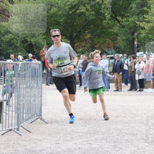 14.09.2025 - Stadtparktriathlon Strokosch-Dieckow http://msf.ph/oto/8898972 14.09.2025 14:08:39 Ziel 1498 meine-sportfotos.de