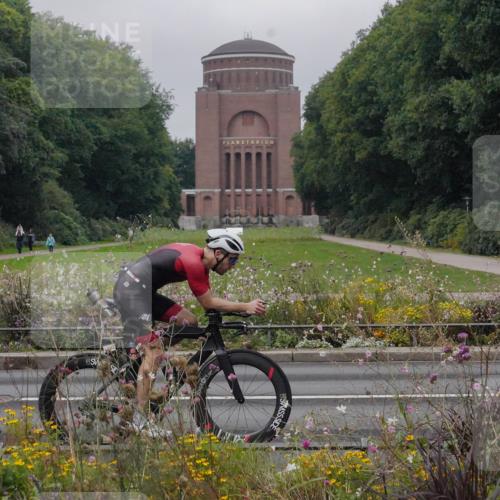 14.09.2025 - Stadtparktriathlon Michael Burmester http://msf.ph/oto/8898985 14.09.2025 09:08:51 Radfahren 362, 365, 392, 410, 437 meine-sportfotos.de