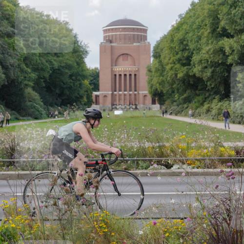 14.09.2025 - Stadtparktriathlon Michael Burmester http://msf.ph/oto/8899002 14.09.2025 12:50:18 Radfahren 1250, 1334, 1361, 1383 meine-sportfotos.de