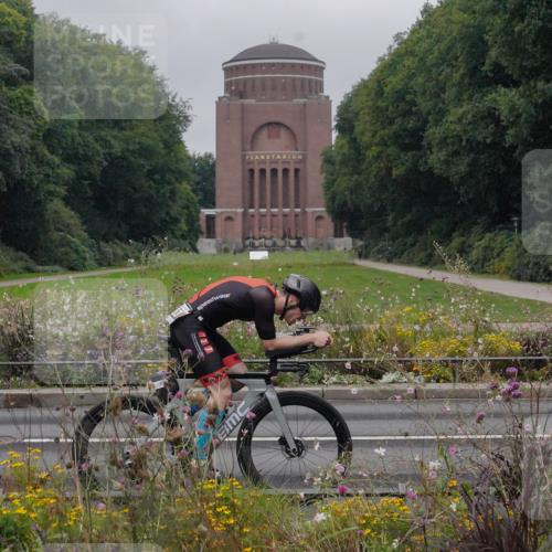 14.09.2025 - Stadtparktriathlon Michael Burmester http://msf.ph/oto/8899035 14.09.2025 09:09:11 Radfahren 323, 341, 352, 353, 375 meine-sportfotos.de