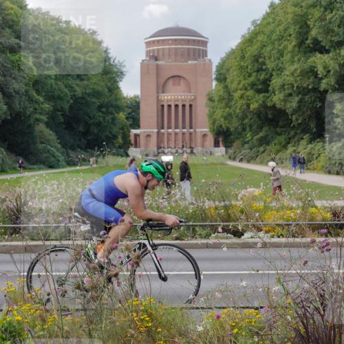 14.09.2025 - Stadtparktriathlon Michael Burmester http://msf.ph/oto/8899046 14.09.2025 12:50:46 Radfahren 1242, 1343, 1365, 1373 meine-sportfotos.de