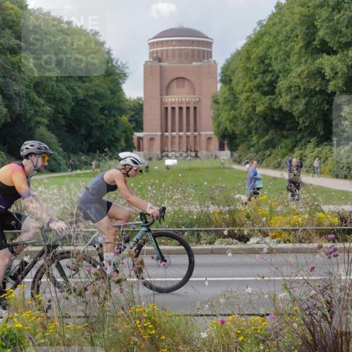 14.09.2025 - Stadtparktriathlon Michael Burmester http://msf.ph/oto/8899051 14.09.2025 12:50:50 Radfahren 1242, 1343, 1373 meine-sportfotos.de