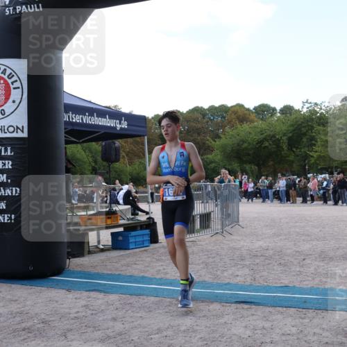 14.09.2025 - Stadtparktriathlon Strokosch-Dieckow http://msf.ph/oto/8899083 14.09.2025 14:10:07 Ziel 1330, 1646, 1677 meine-sportfotos.de