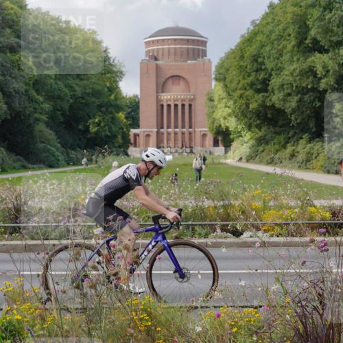 14.09.2025 - Stadtparktriathlon Michael Burmester http://msf.ph/oto/8899099 14.09.2025 12:51:21 Radfahren 1244, 1388 meine-sportfotos.de