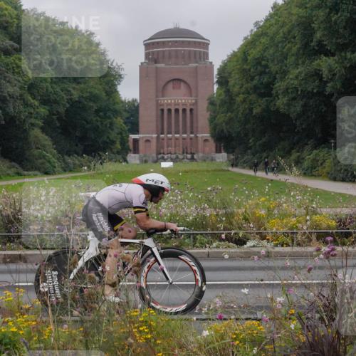 14.09.2025 - Stadtparktriathlon Michael Burmester http://msf.ph/oto/8899112 14.09.2025 09:09:52 Radfahren 406, 432 meine-sportfotos.de