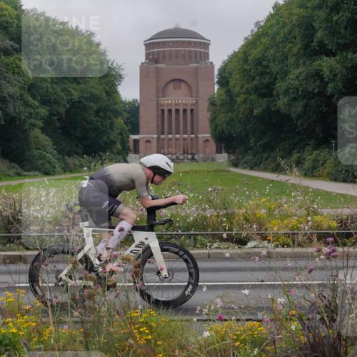 14.09.2025 - Stadtparktriathlon Michael Burmester http://msf.ph/oto/8899139 14.09.2025 09:10:07 Radfahren 311, 315, 328, 348, 350, 357, 387, 391, 413, 414 meine-sportfotos.de
