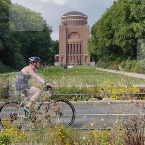 14.09.2025 - Stadtparktriathlon Michael Burmester http://msf.ph/oto/8899142 14.09.2025 12:52:00 Radfahren 1257, 1325, 1341, 1347, 1392 meine-sportfotos.de