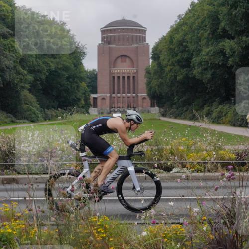 14.09.2025 - Stadtparktriathlon Michael Burmester http://msf.ph/oto/8899144 14.09.2025 09:10:09 Radfahren 311, 315, 328, 348, 350, 357, 387, 391, 413, 414 meine-sportfotos.de