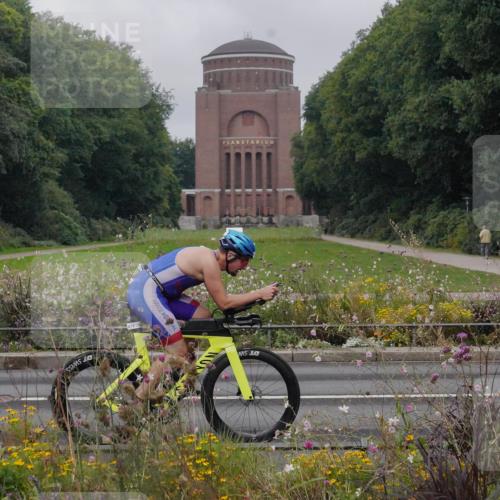 14.09.2025 - Stadtparktriathlon Michael Burmester http://msf.ph/oto/8899158 14.09.2025 09:10:11 Radfahren 315, 328, 348, 350, 387, 391, 414 meine-sportfotos.de