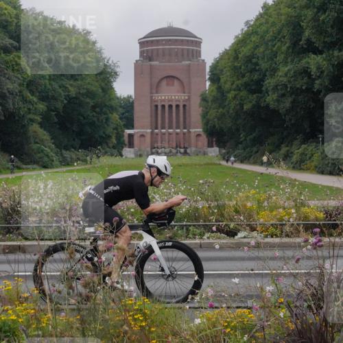 14.09.2025 - Stadtparktriathlon Michael Burmester http://msf.ph/oto/8899198 14.09.2025 09:10:37 Radfahren 303, 319, 325, 367, 369, 372, 395, 420 meine-sportfotos.de