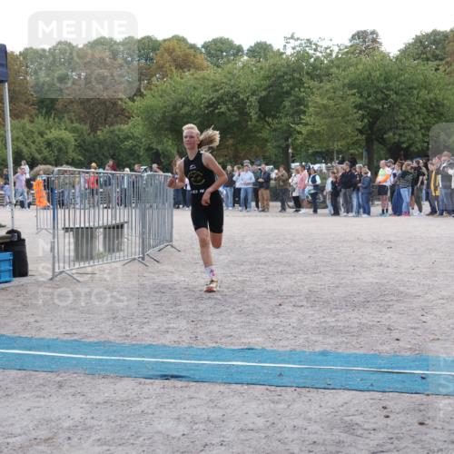 14.09.2025 - Stadtparktriathlon Strokosch-Dieckow http://msf.ph/oto/8899216 14.09.2025 14:11:23 Ziel 1427, 1647 meine-sportfotos.de