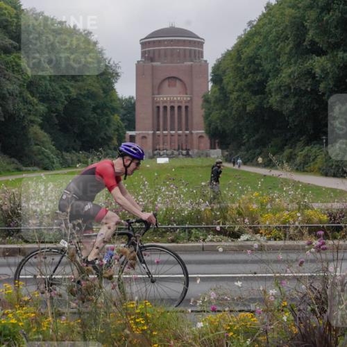 14.09.2025 - Stadtparktriathlon Michael Burmester http://msf.ph/oto/8899222 14.09.2025 09:10:42 Radfahren 303, 319, 322, 325, 367, 369, 395 meine-sportfotos.de