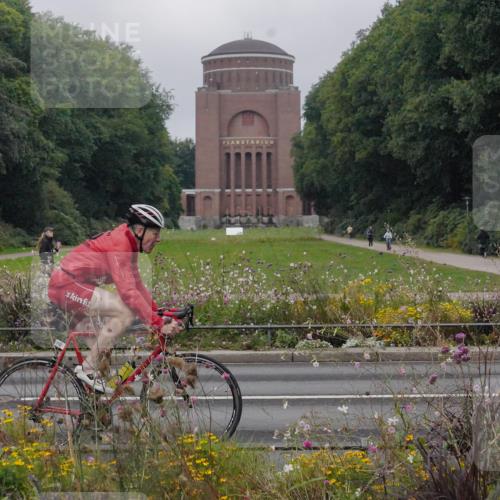 14.09.2025 - Stadtparktriathlon Michael Burmester http://msf.ph/oto/8899264 14.09.2025 09:10:59 Radfahren 302, 351, 355, 360, 415, 435 meine-sportfotos.de
