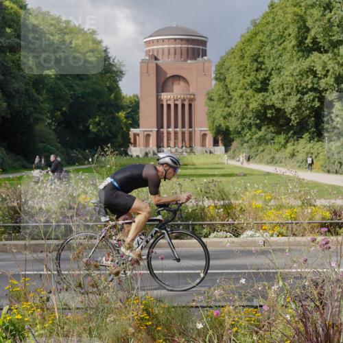 14.09.2025 - Stadtparktriathlon Michael Burmester http://msf.ph/oto/8899281 14.09.2025 12:54:00 Radfahren 1324, 1350, 1360, 1382 meine-sportfotos.de
