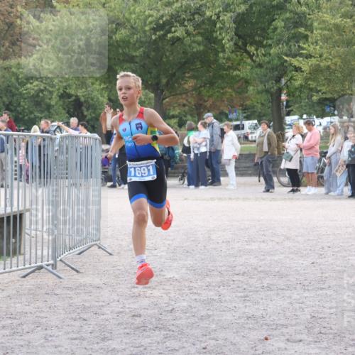 14.09.2025 - Stadtparktriathlon Strokosch-Dieckow http://msf.ph/oto/8899303 14.09.2025 14:12:08 Ziel 1661, 1691 meine-sportfotos.de