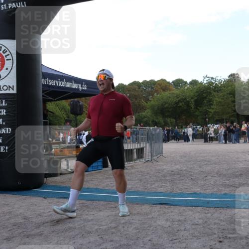 14.09.2025 - Stadtparktriathlon Strokosch-Dieckow http://msf.ph/oto/8899330 14.09.2025 14:12:32 Ziel 1376, 1662, 1679 meine-sportfotos.de