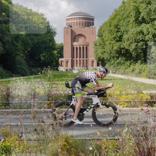 14.09.2025 - Stadtparktriathlon Michael Burmester http://msf.ph/oto/8899336 14.09.2025 12:54:48 Radfahren 1353, 1419, 1469, 1504 meine-sportfotos.de